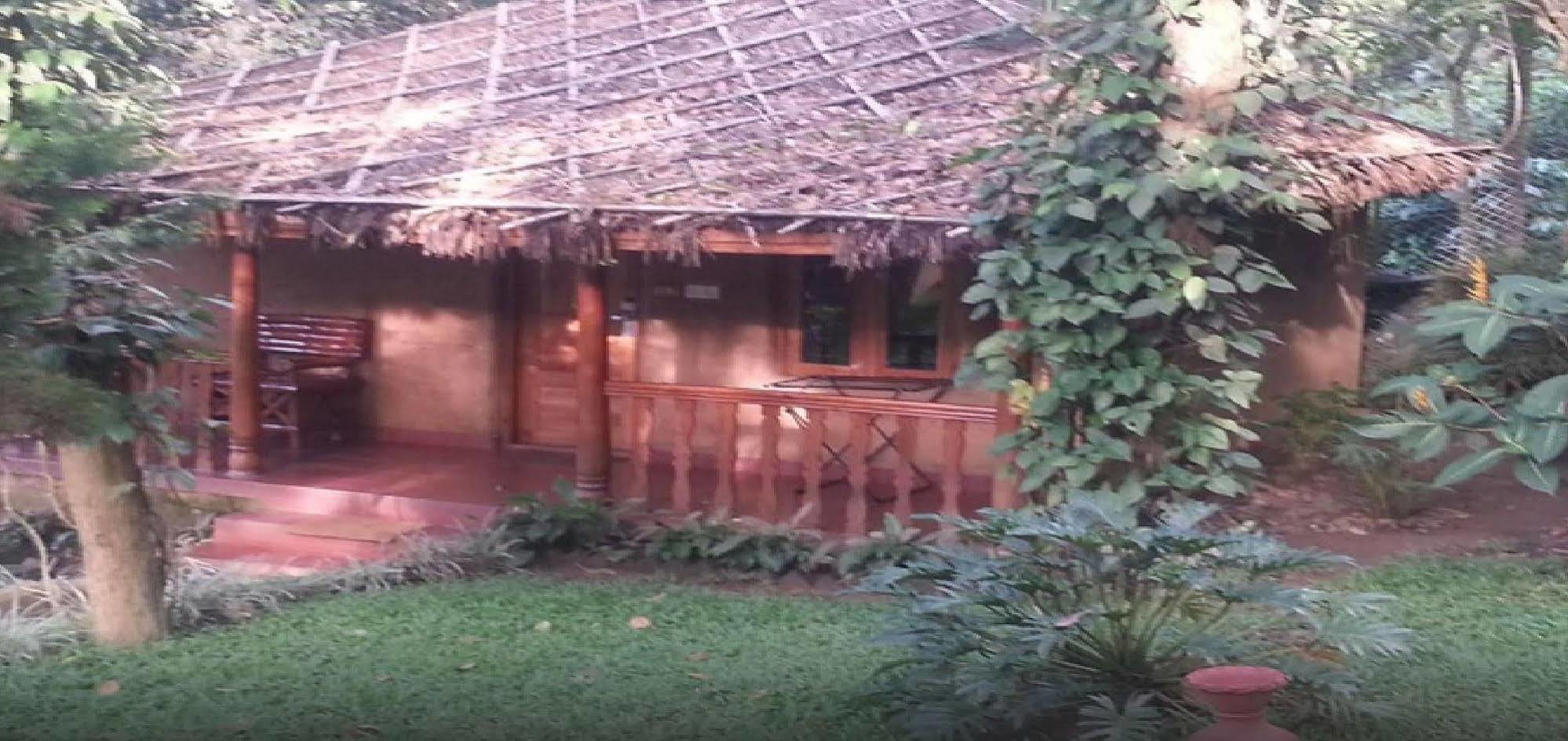 Woods N Spice - Thekkady Hotel Kumily Екстериор снимка