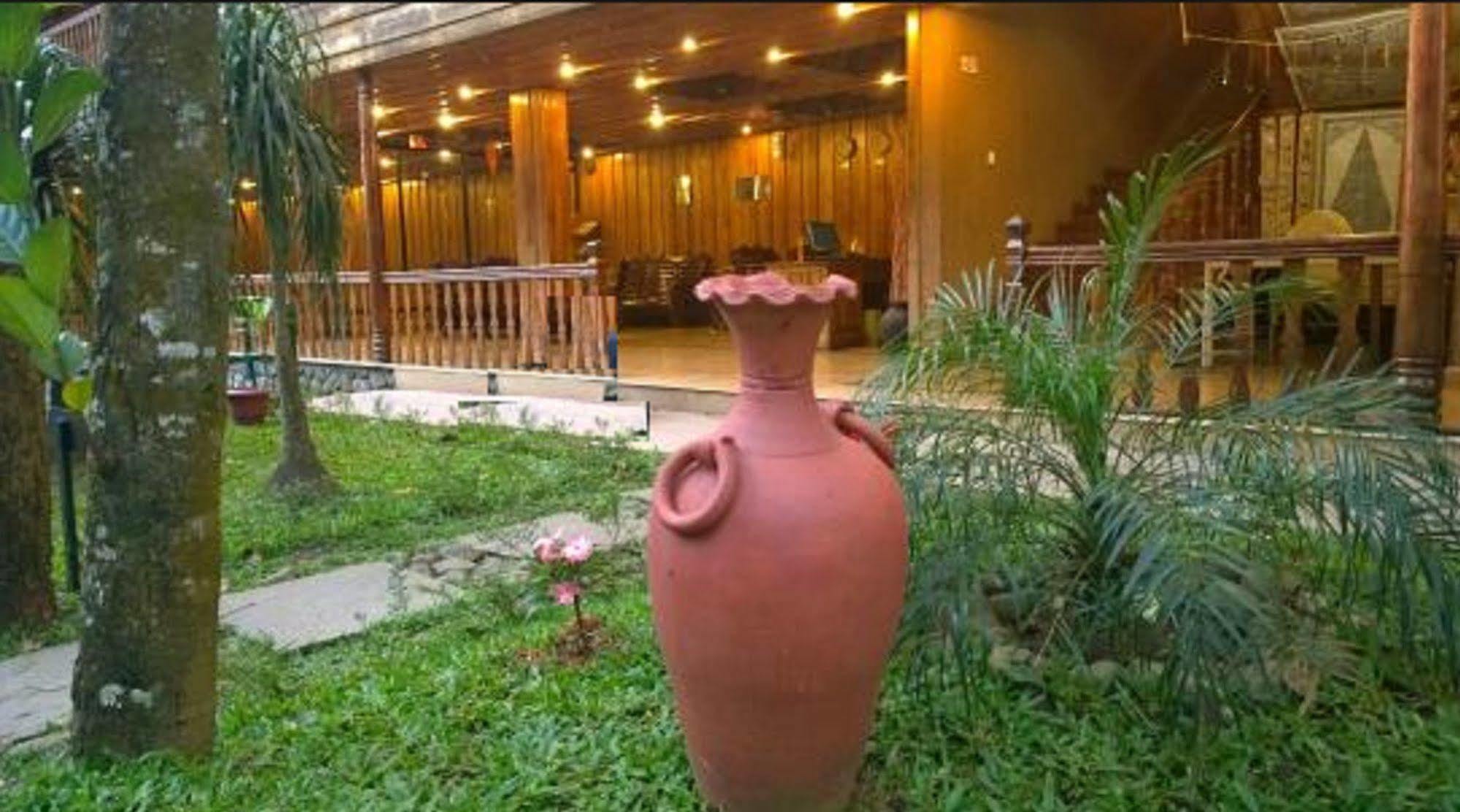 Woods N Spice - Thekkady Hotel Kumily Екстериор снимка